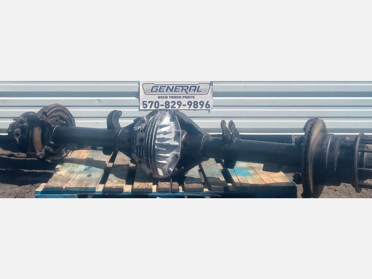 2003 FORD F-450 Rear Axle Assembly