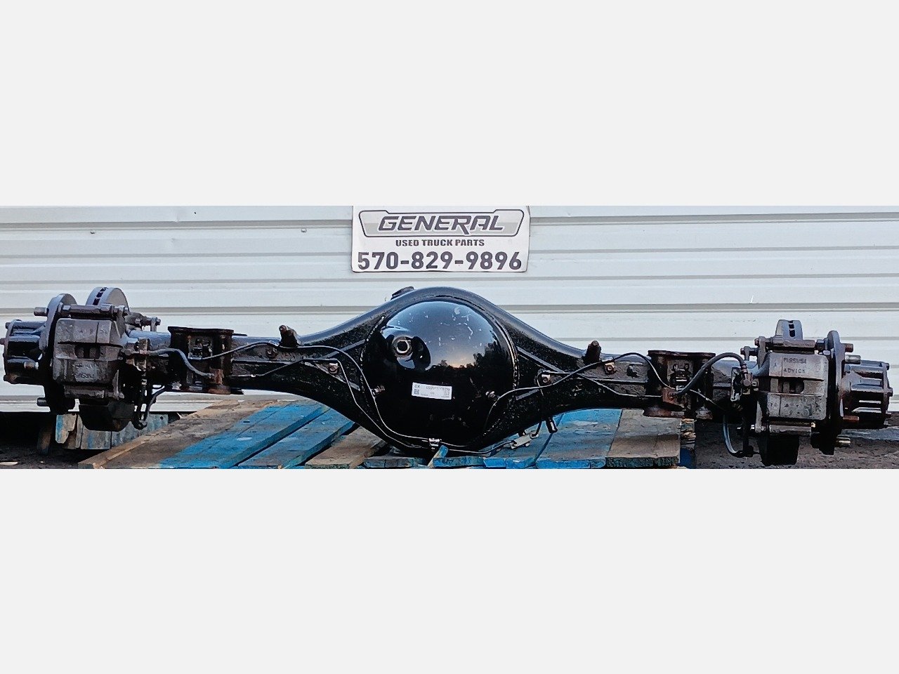 2012 MITSUBISHI FEC52S Rear Axle Assembly
