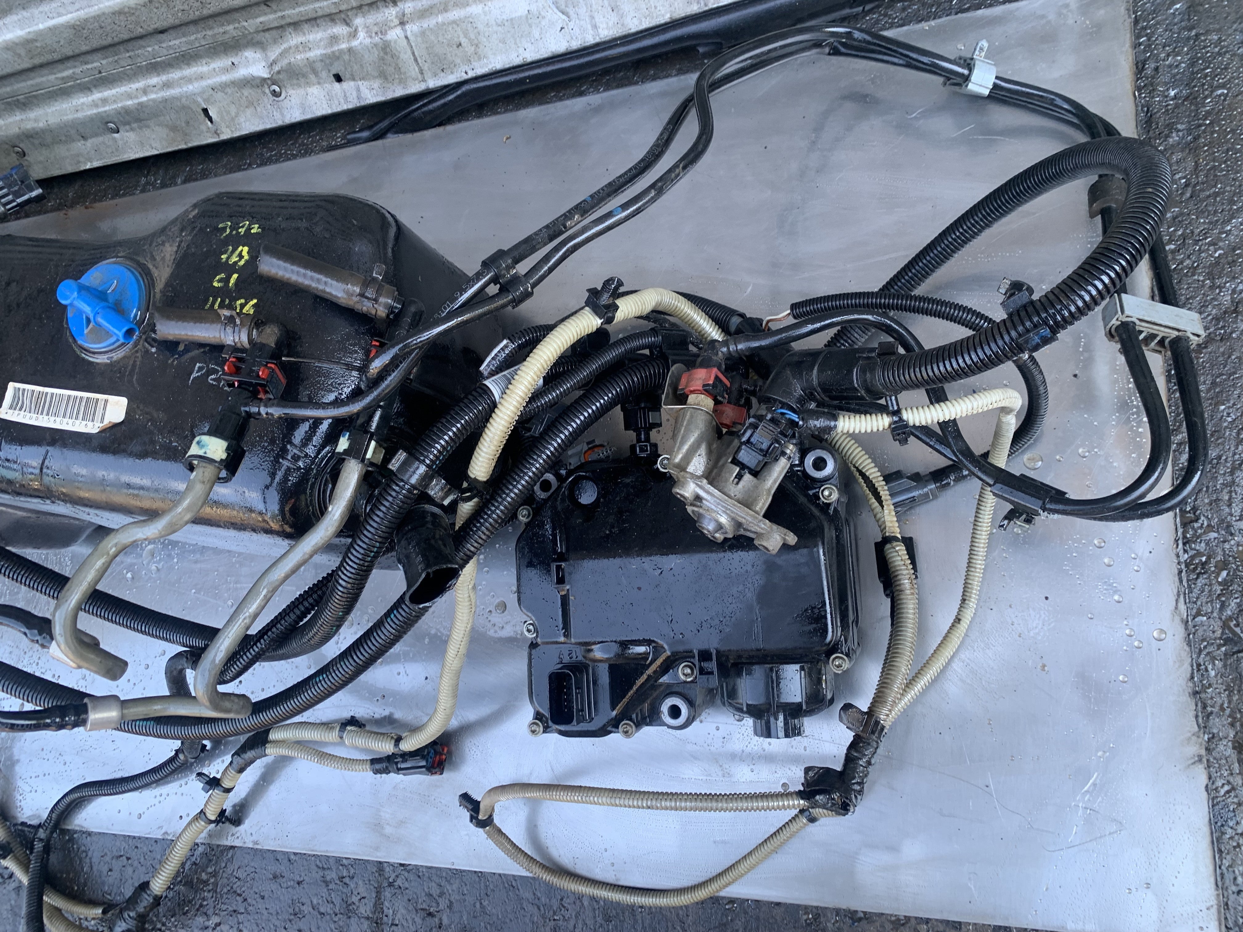 2010 DODGE DEF TANK UREA PUMP ASSEM DEF Tank