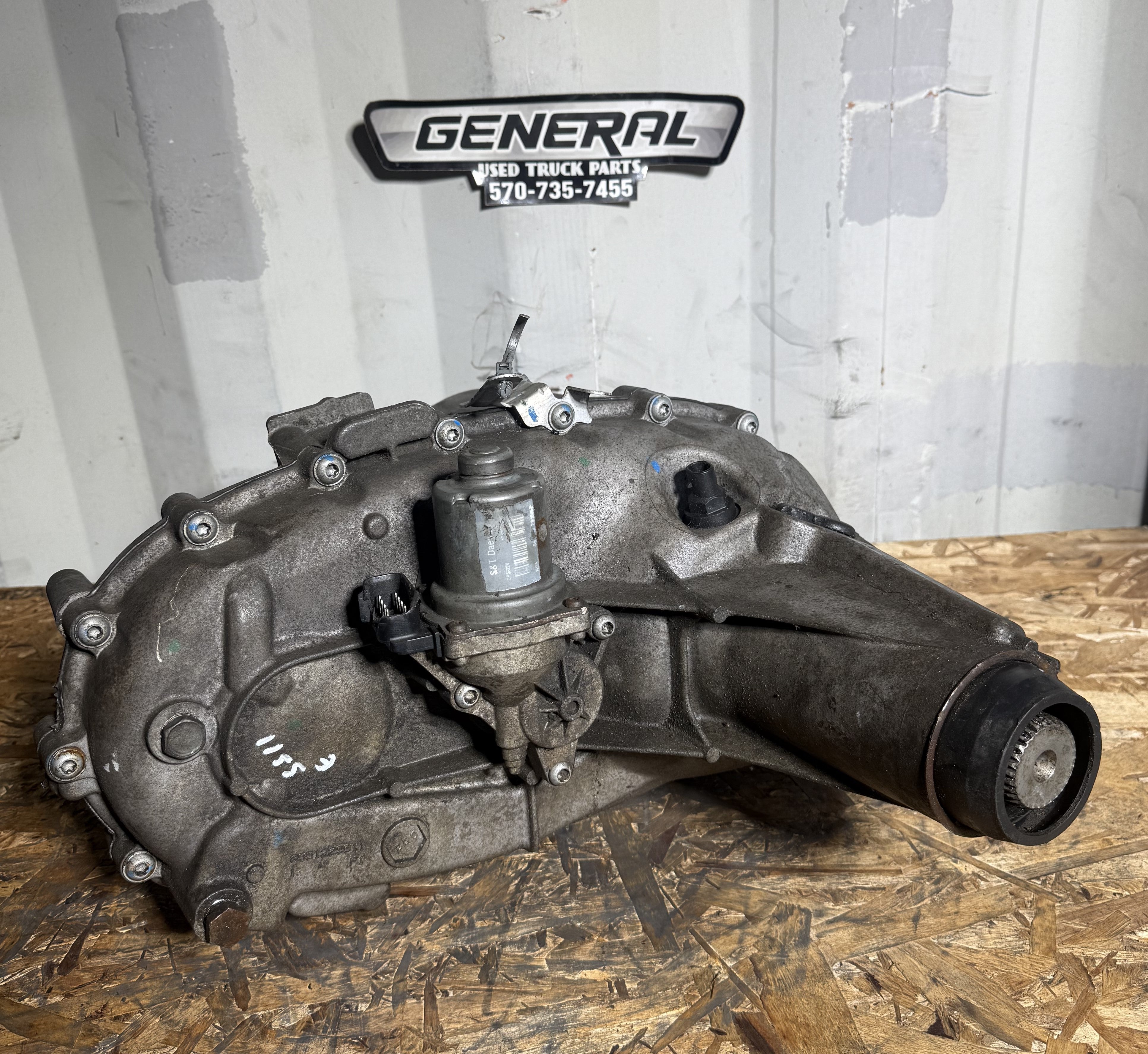 2012 CHEVROLET MP1626 Transfer Case Assembly