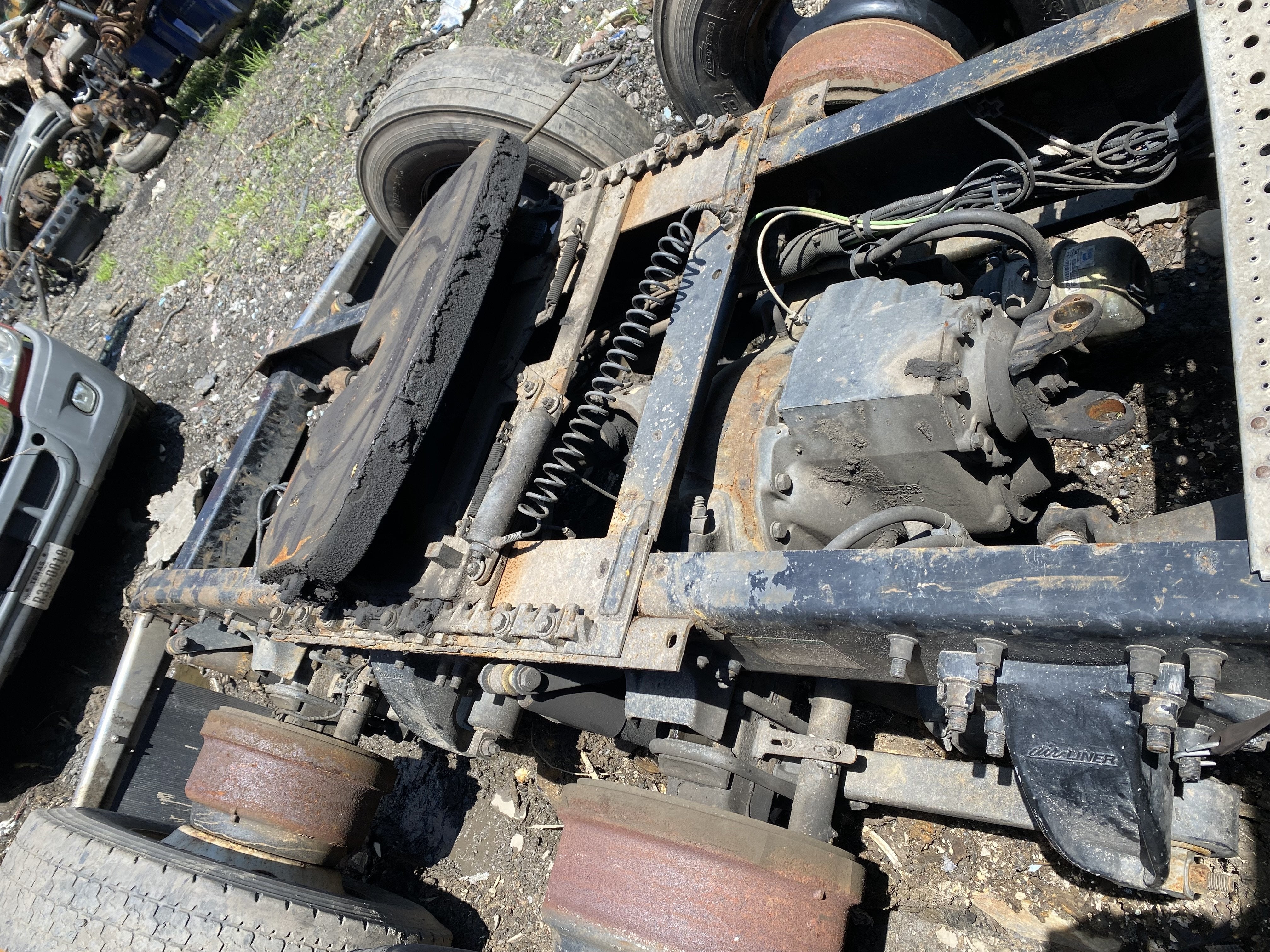 2010 FREIGHTLINER CASCADIA Cut Off Axle Assembly