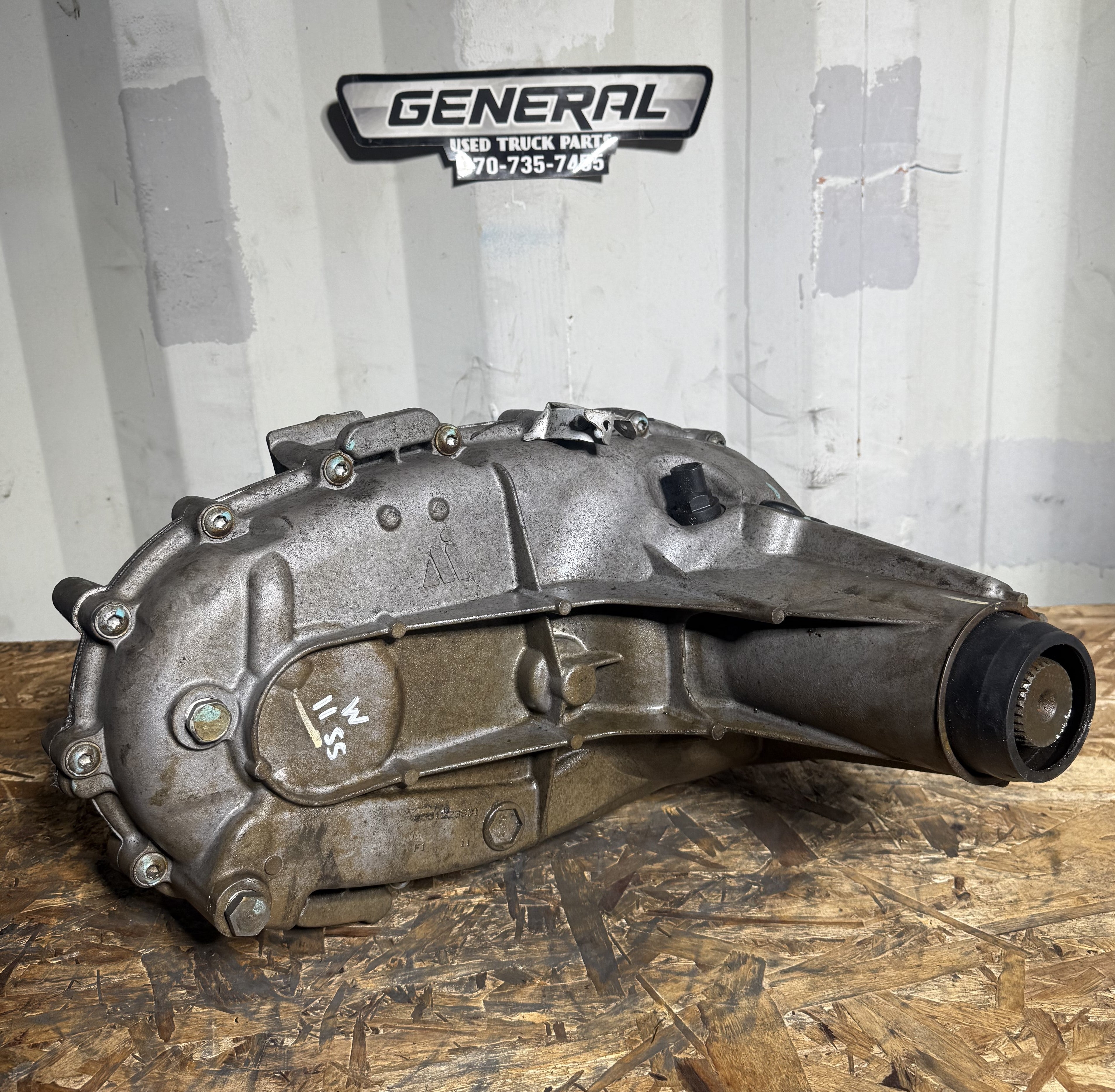 2011 CHEVROLET MP1226 Transfer Case Assembly